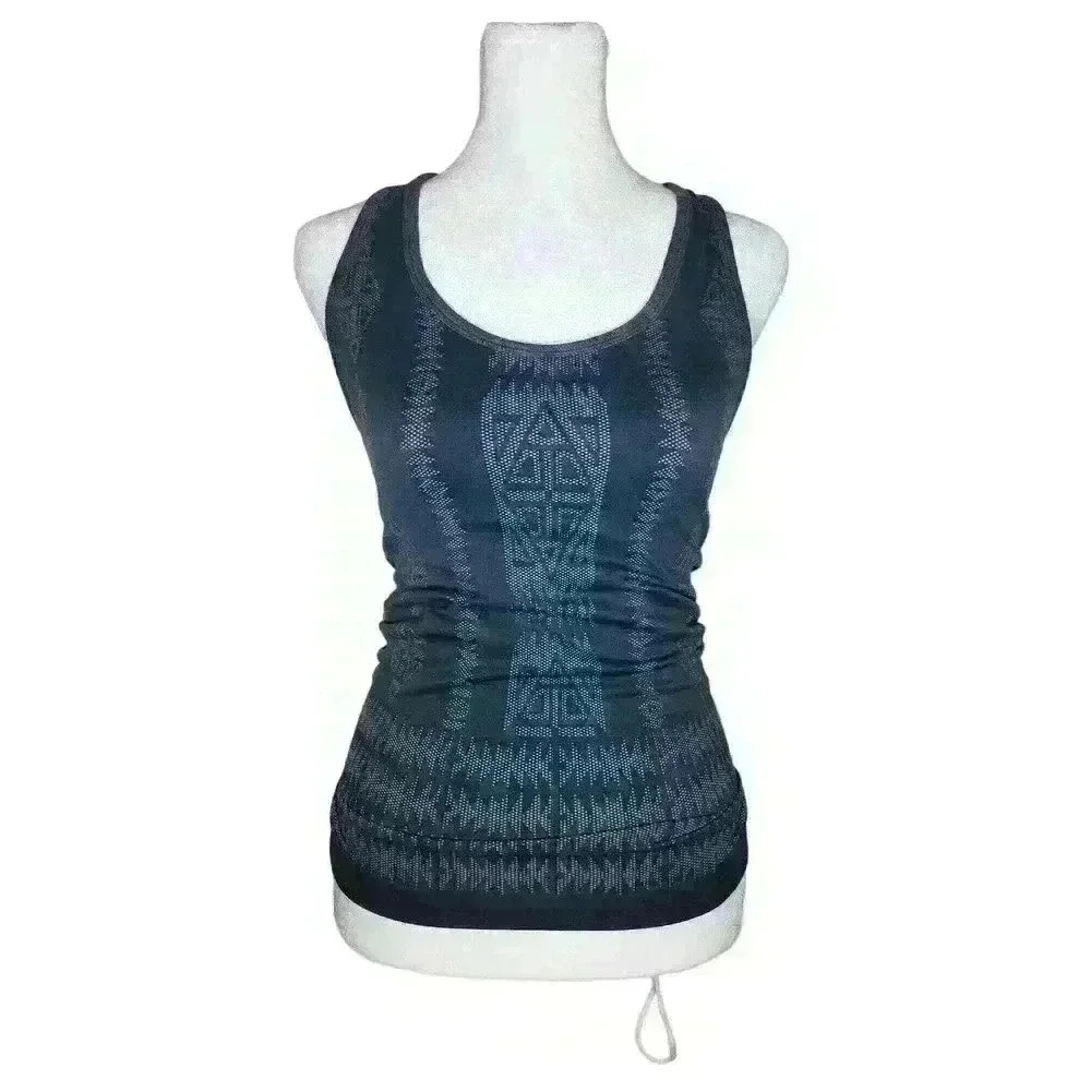 Athleta women's fitted racerback tank top with built in bra size XS